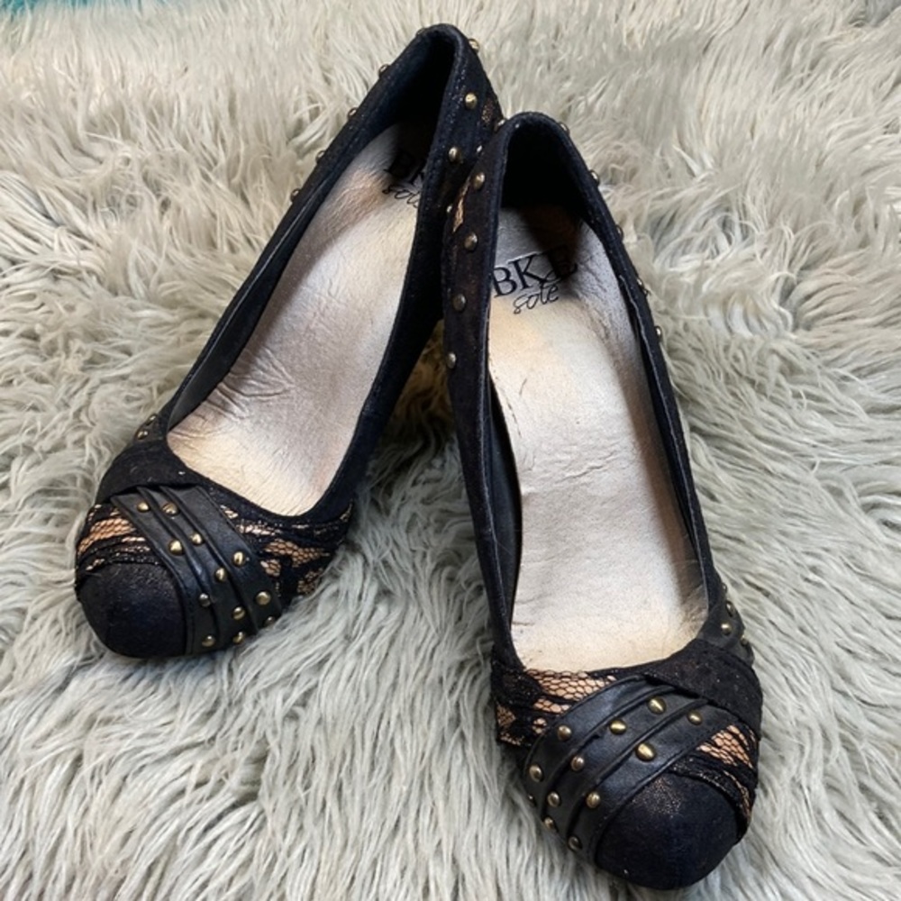 BKE sole woman’s black heels. Size 7